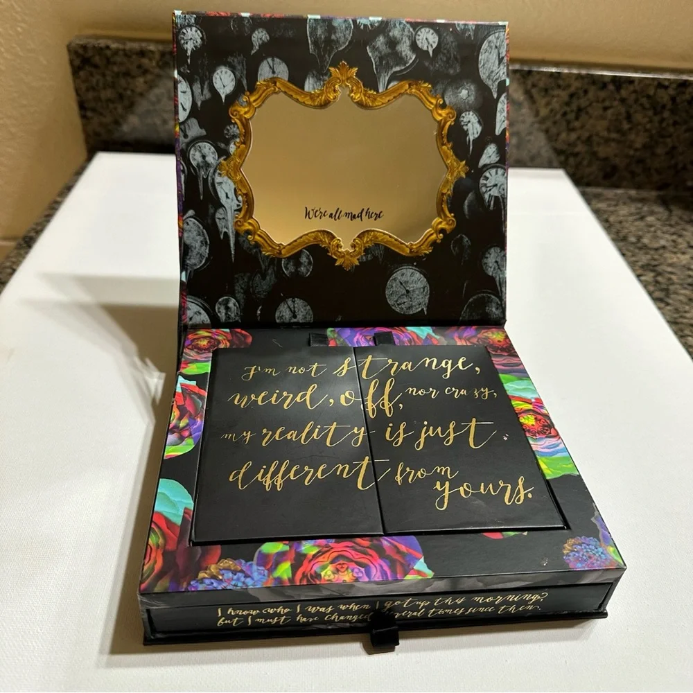 Urban Decay Alice Through the Looking Glass Eyeshadow Palette